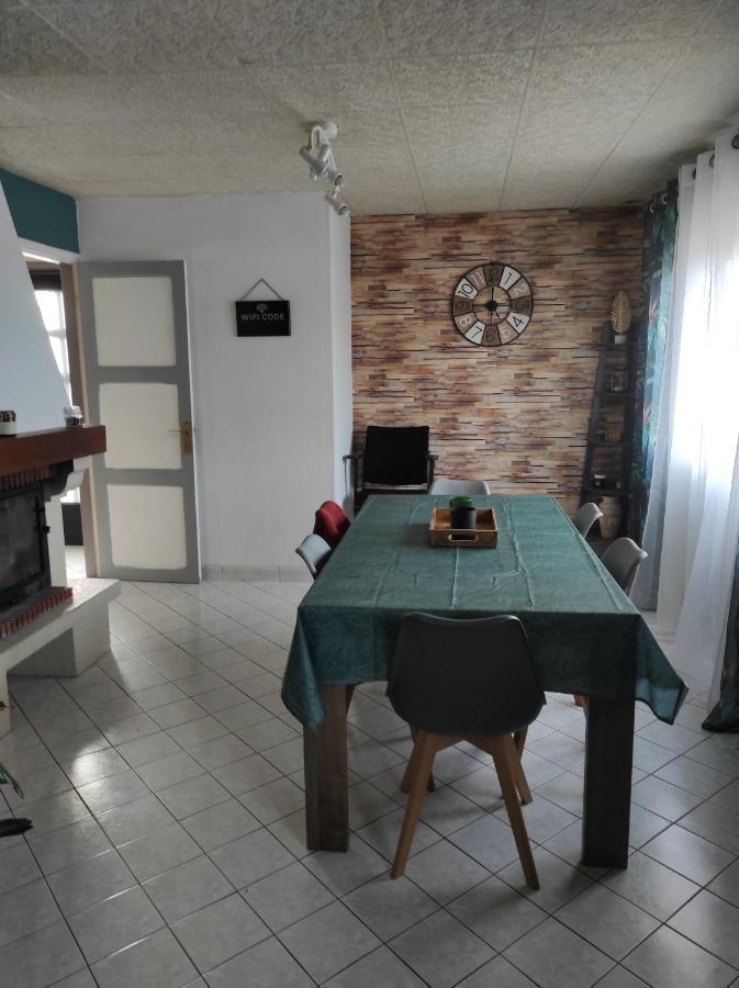 Maison De Village Avec Exterieur Oysonville Eksteriør billede